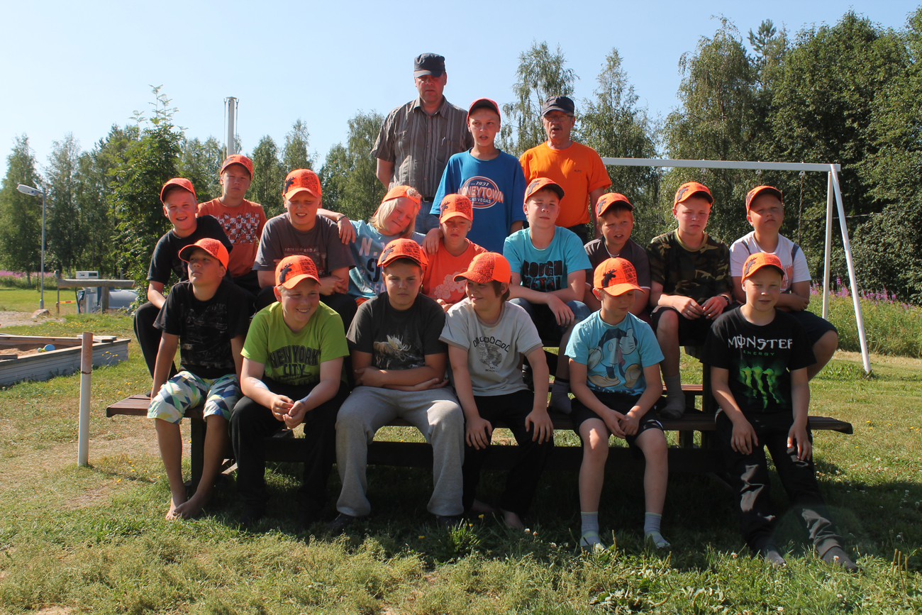 Nuorten eräleirillä Livon koululla pystyy suorittamaan metsästäjätutkinnon. Kuva: Minna Perttu