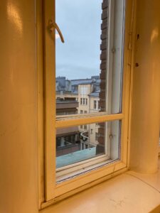 Näkymä vuokratilan ikkunasta