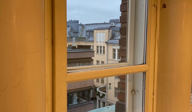 Näkymä vuokratilan ikkunasta